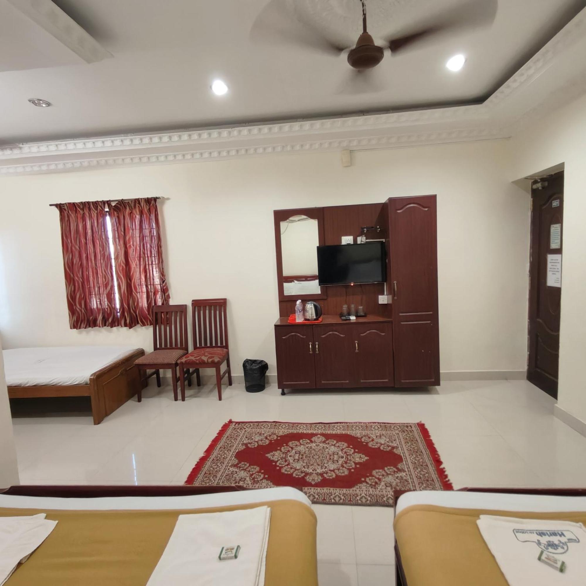 Hotel Harish Rameswaram Bagian luar foto